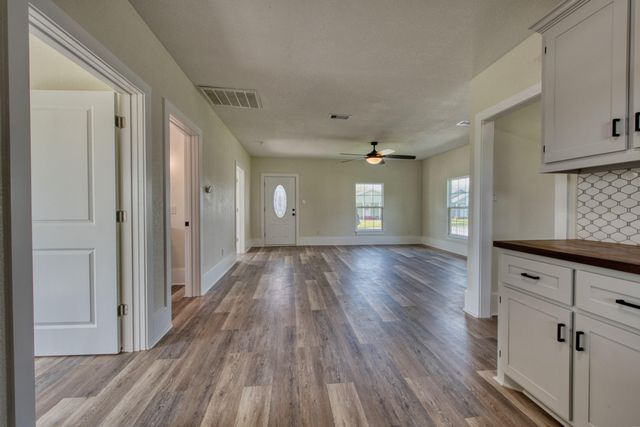 1122 W 2nd Street, Freeport, TX 77541