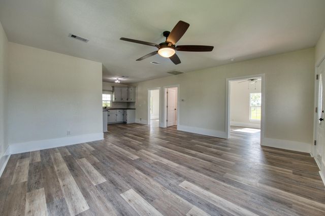 1122 W 2nd Street, Freeport, TX 77541