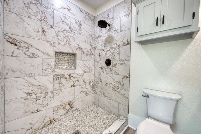 1122 W 2nd Street, Freeport, TX 77541