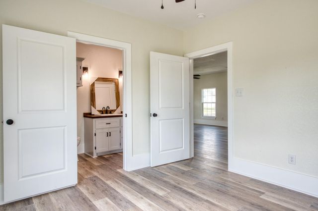 1122 W 2nd Street, Freeport, TX 77541