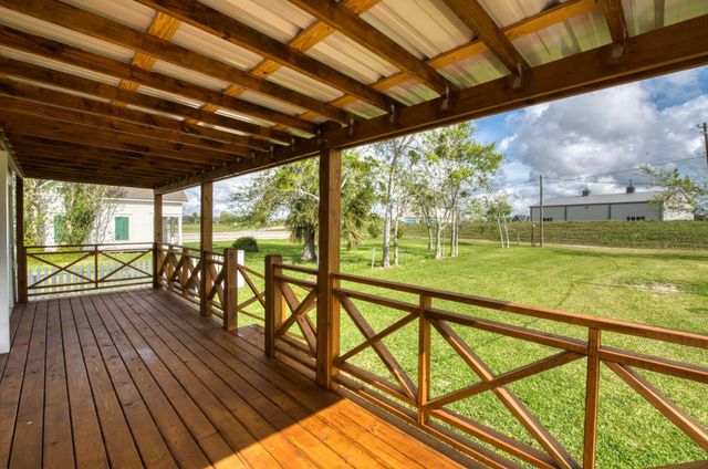 1122 W 2nd Street, Freeport, TX 77541