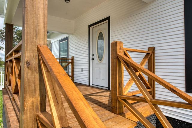 1122 W 2nd Street, Freeport, TX 77541