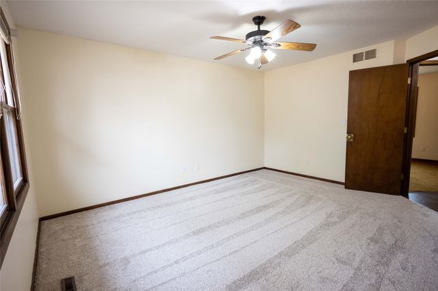 3112 Beaver Avenue, Des Moines, IA 50310