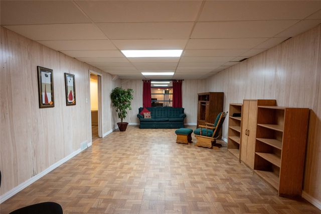 3112 Beaver Avenue, Des Moines, IA 50310