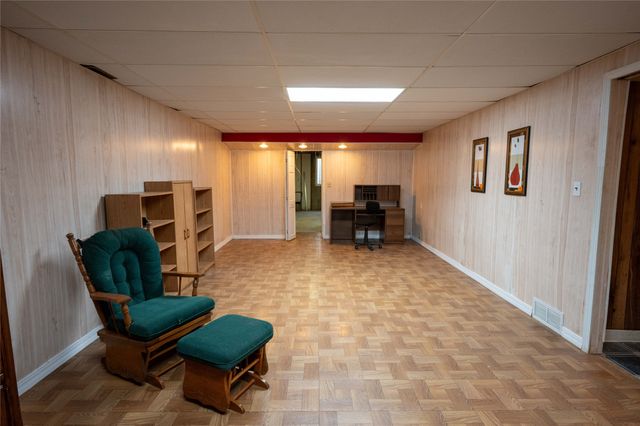 3112 Beaver Avenue, Des Moines, IA 50310