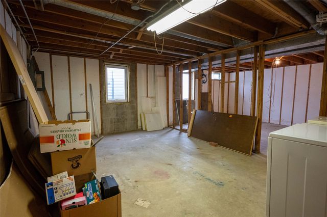 3112 Beaver Avenue, Des Moines, IA 50310