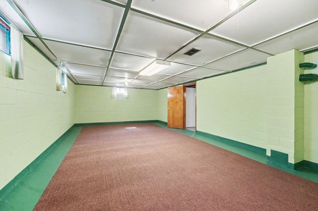 1728 Vinecroft Street Nw, City Of Walker, MI 49544