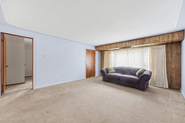 1728 Vinecroft Street Nw, City Of Walker, MI 49544