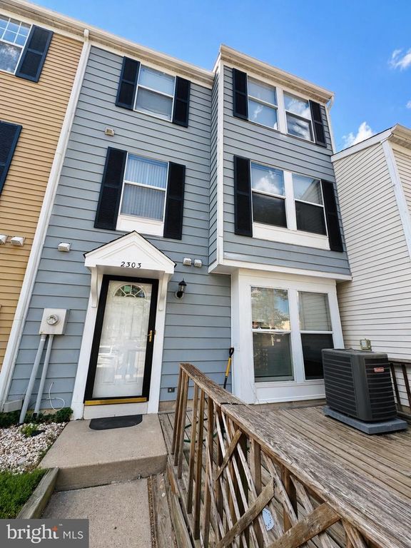 2303 GREENWOOD DR, Lindenwold, NJ 08021