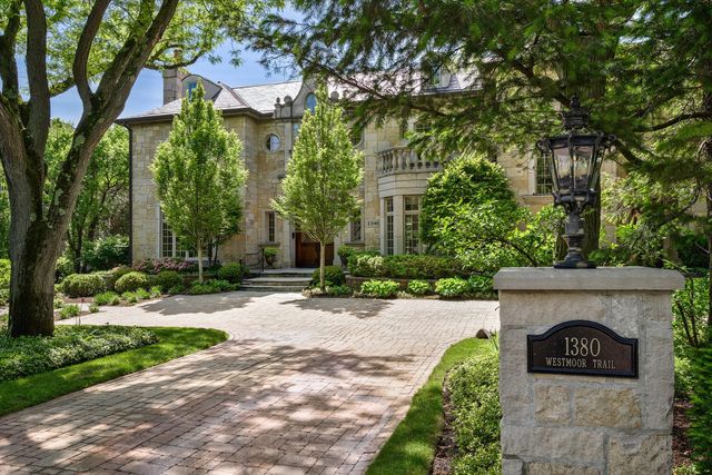 1380 Westmoor Trail, Winnetka, IL 60093