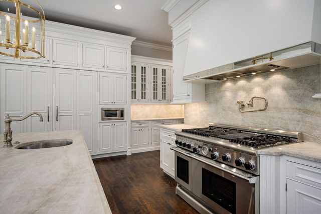 1380 Westmoor Trail, Winnetka, IL 60093