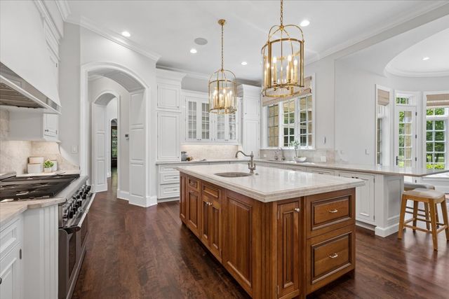 1380 Westmoor Trail, Winnetka, IL 60093