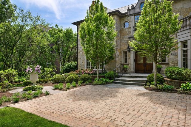1380 Westmoor Trail, Winnetka, IL 60093