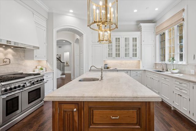 1380 Westmoor Trail, Winnetka, IL 60093