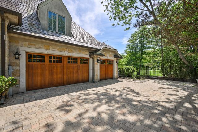 1380 Westmoor Trail, Winnetka, IL 60093