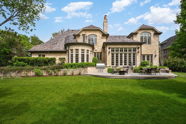 1380 Westmoor Trail, Winnetka, IL 60093