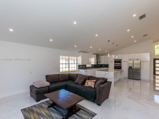 381 Cameron Dr, Weston, FL 33326