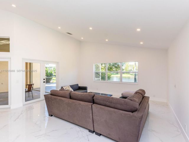 381 Cameron Dr, Weston, FL 33326