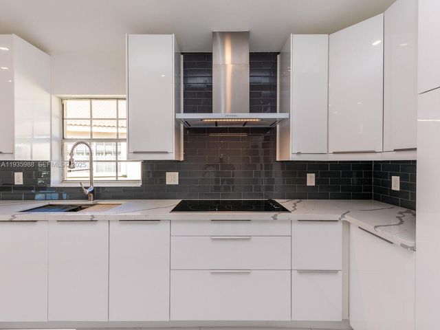 381 Cameron Dr, Weston, FL 33326