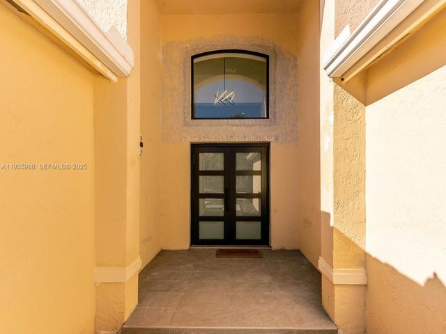 381 Cameron Dr, Weston, FL 33326