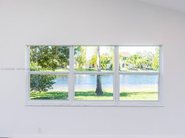 381 Cameron Dr, Weston, FL 33326