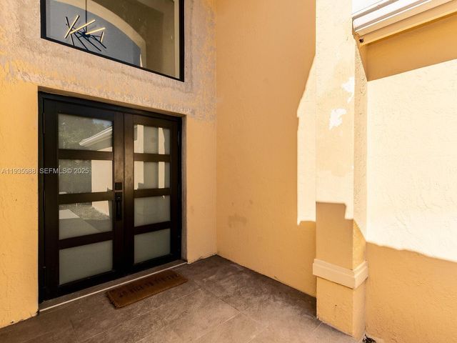 381 Cameron Dr, Weston, FL 33326