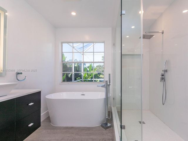 381 Cameron Dr, Weston, FL 33326