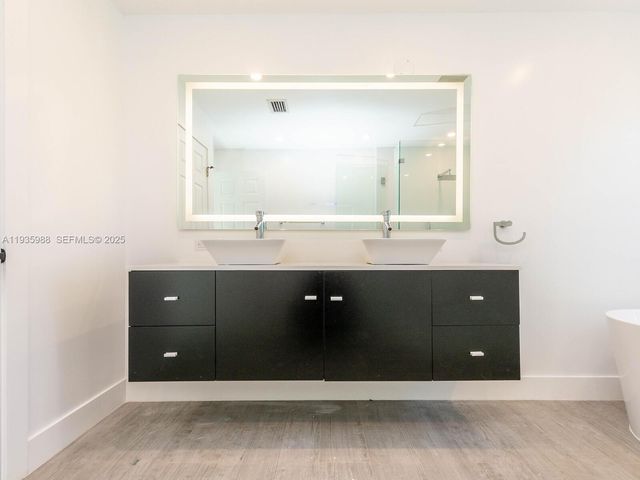 381 Cameron Dr, Weston, FL 33326