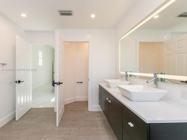 381 Cameron Dr, Weston, FL 33326