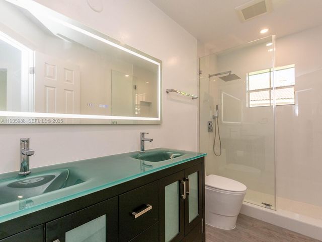 381 Cameron Dr, Weston, FL 33326