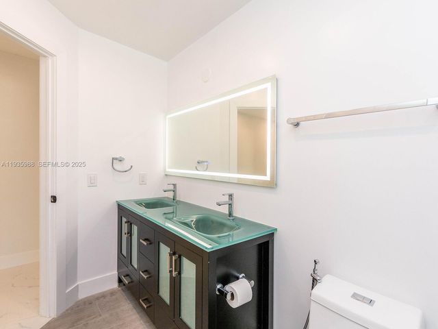 381 Cameron Dr, Weston, FL 33326