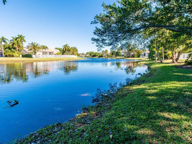 381 Cameron Dr, Weston, FL 33326