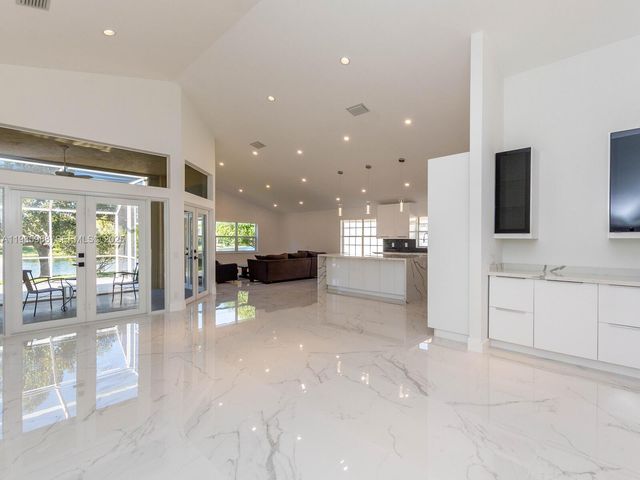 381 Cameron Dr, Weston, FL 33326