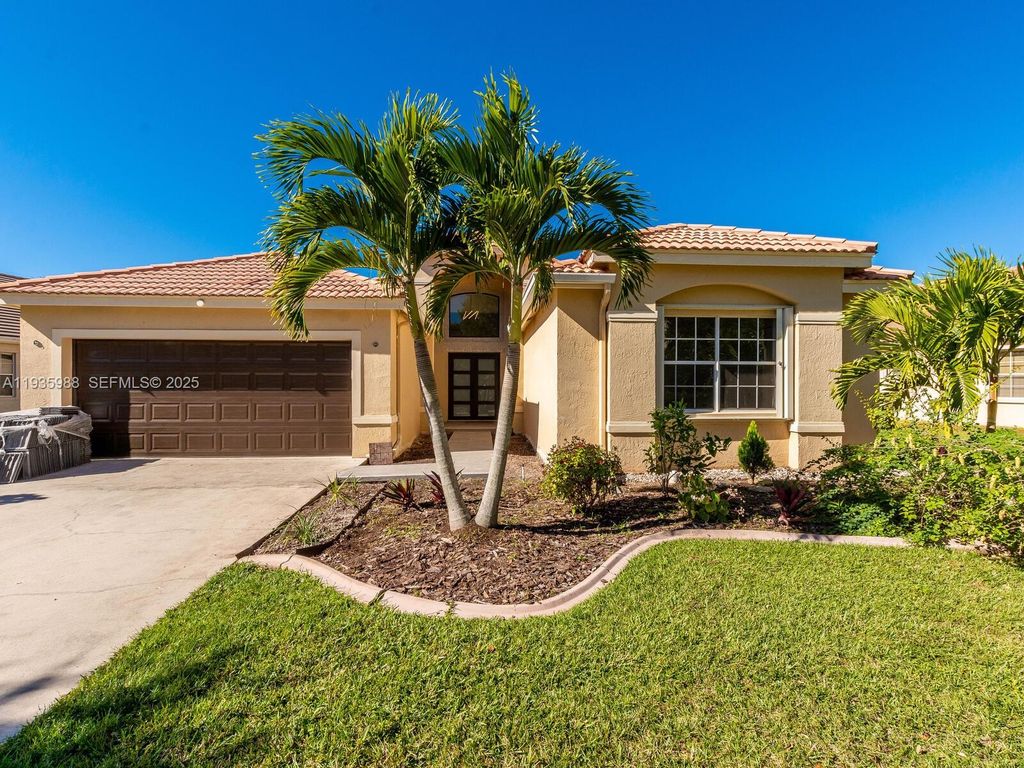 381 Cameron Dr, Weston, FL 33326