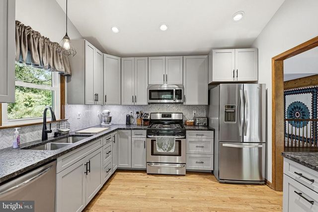 10608 CRESTWOOD DR, Spotsylvania, VA 22553