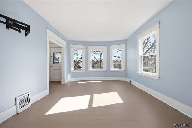 76 Royal Avenue, Buffalo, NY 14207