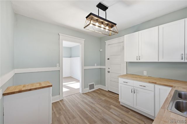 76 Royal Avenue, Buffalo, NY 14207