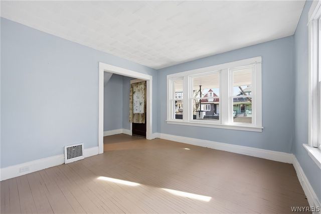 76 Royal Avenue, Buffalo, NY 14207