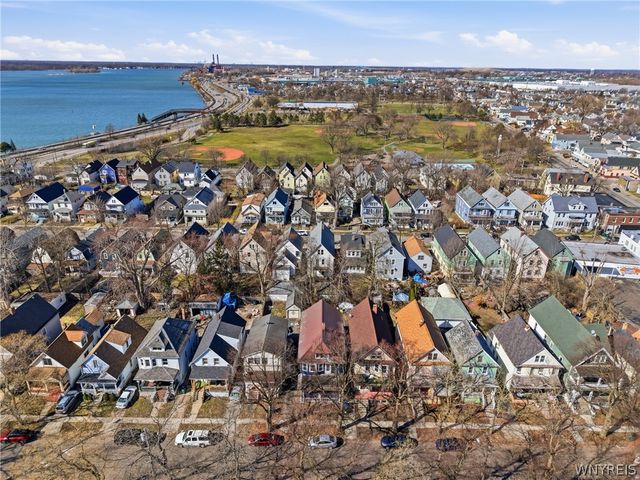 76 Royal Avenue, Buffalo, NY 14207