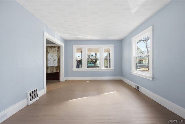 76 Royal Avenue, Buffalo, NY 14207