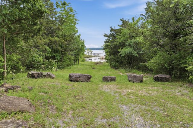 27925 S Lakeview Drive, Park Hill, OK 74451