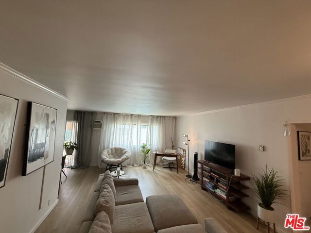 5376 Fairview Boulevard 104, Los Angeles, CA 90056