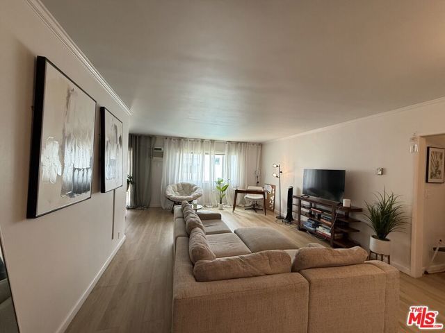 5376 Fairview Boulevard 104, Los Angeles, CA 90056