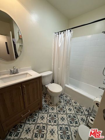 5376 Fairview Boulevard 104, Los Angeles, CA 90056