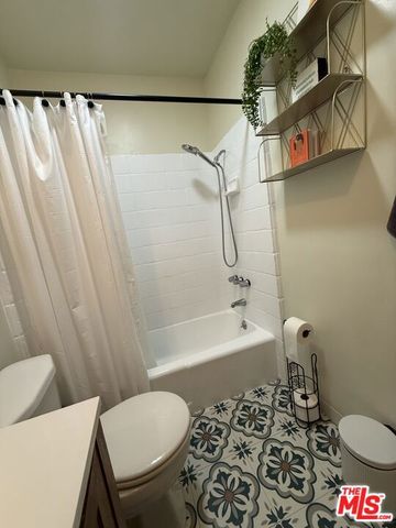 5376 Fairview Boulevard 104, Los Angeles, CA 90056