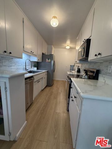 5376 Fairview Boulevard 104, Los Angeles, CA 90056