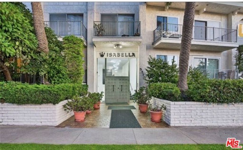 5376 Fairview Boulevard 104, Los Angeles, CA 90056