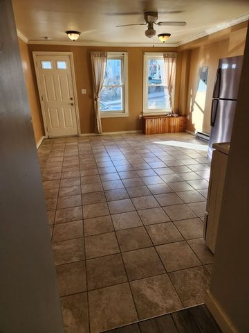 9 Eastern Ave 1, Gloucester, MA 01930