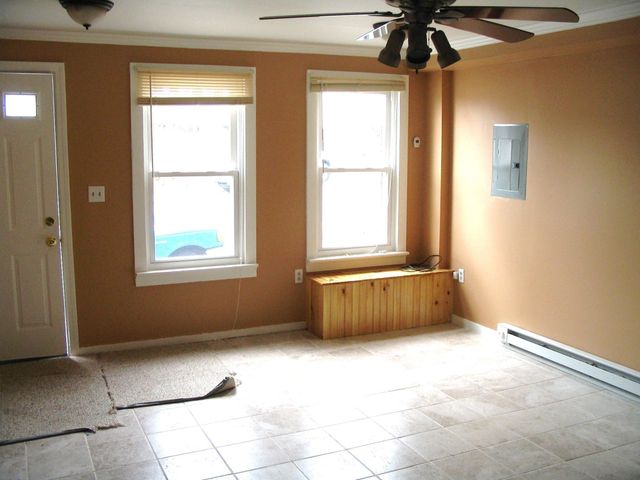 9 Eastern Ave 1, Gloucester, MA 01930