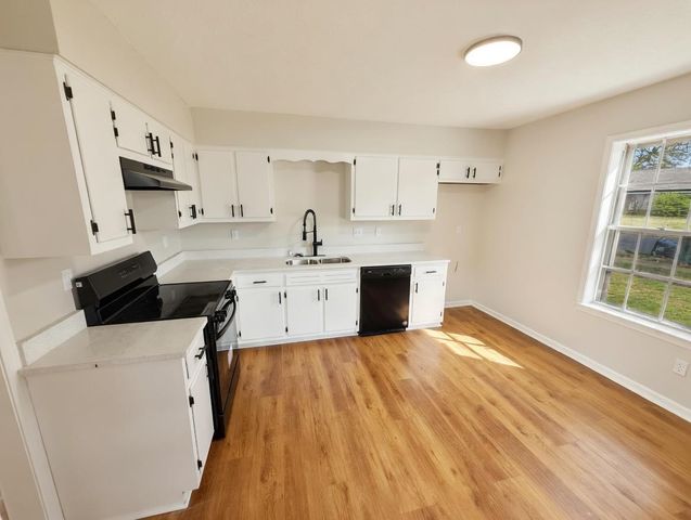 7061 E TEXEL CV, Memphis, TN 38133